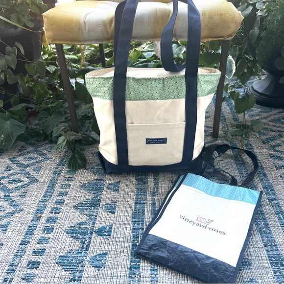 Vineyard Vines Handbags - Vineyard Vines Canvas Tote Mid-Size Navy Blue Good Condition